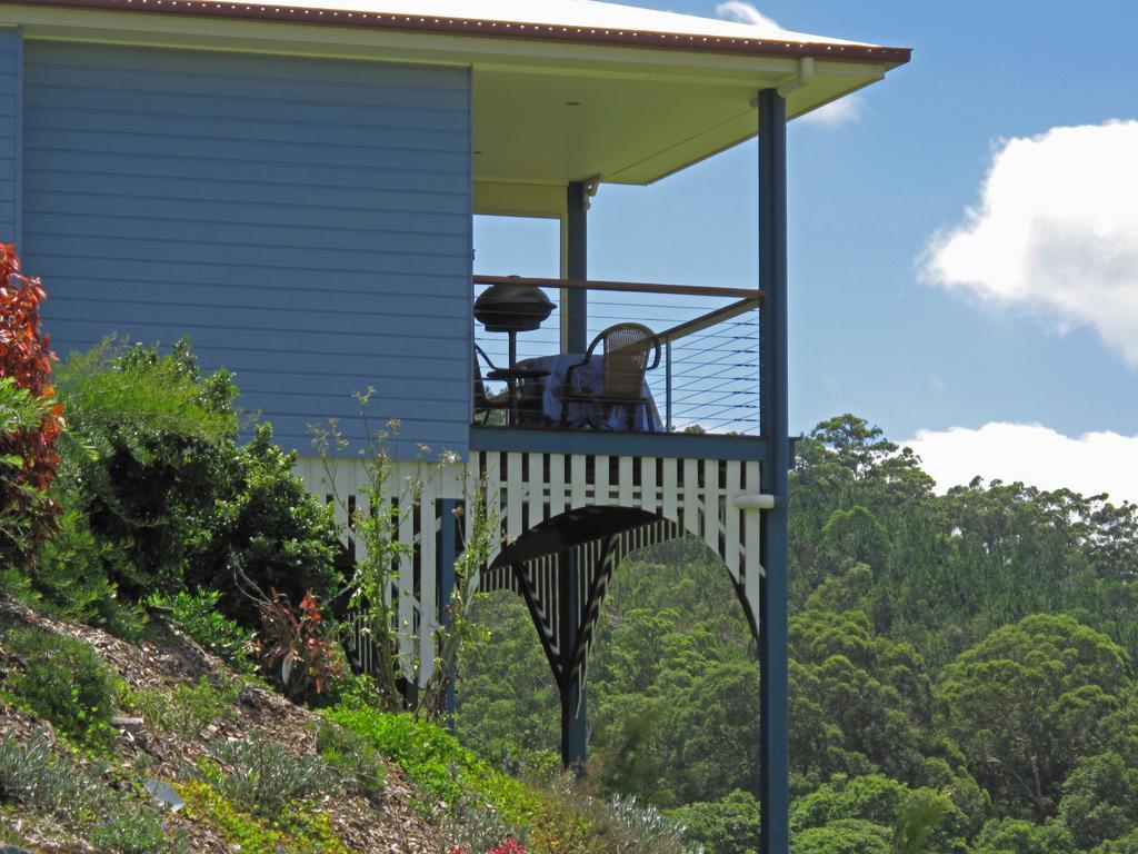 Jacaranda Creek Farmstay & B&B Sunshine Coast Room photo